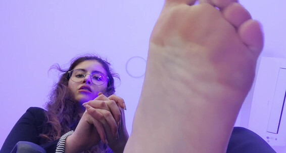 Shanaxnow, Video: Fetish Foot Unexpected Interview