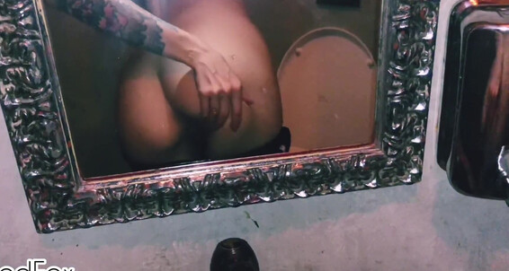 Amateur, Video: Masturbation Red Restaurant In Fox Of Redfox Pornhubpremium The Toilet Public