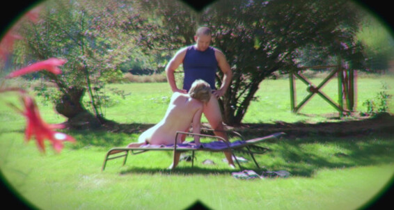 Housewifeginger, Video: Through A Neighbor Peek Sneaks Garden
