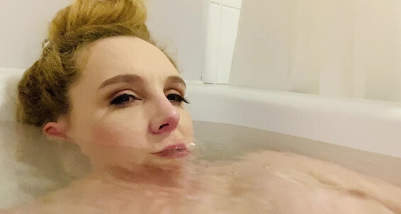 Ariel Anderssen - Underwater Talking Arielerssen