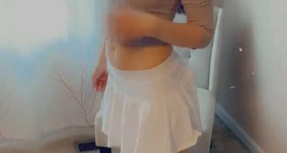 Erikaswingz, Video: Naked Getting And Talking