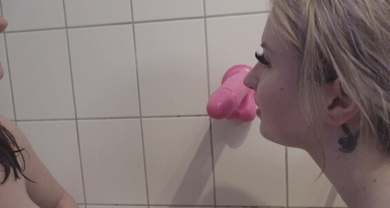 Dildo Victoria Shower With Wet Lesbian