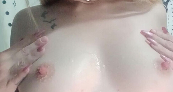 On 2484622046 Drooling My Tits 06 Marilynroe23 Onlyfans 11 2022