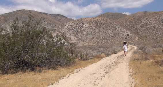  Outdoors Brunette Manyvids P-- Heels Pee High In Tiffanydoll Desert The