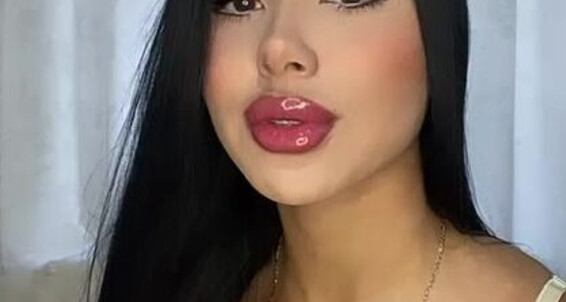 Alanamoreno, Video: Im Under Guess If Wearing Something