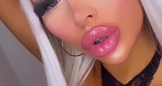 Dollybitch, Video: Barbie Life A Of