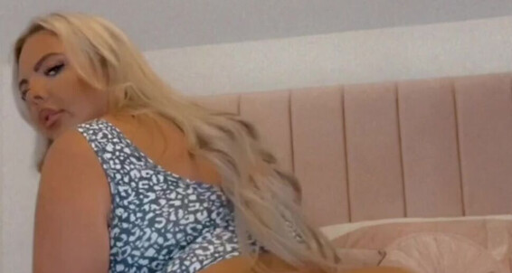 Cover Itsvictoriasinclairx Filming Custom Content