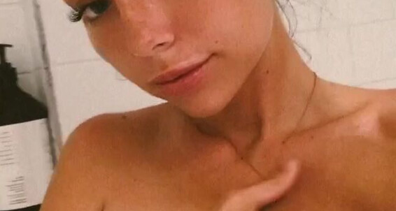 Cover Maddieneville Shower Time
